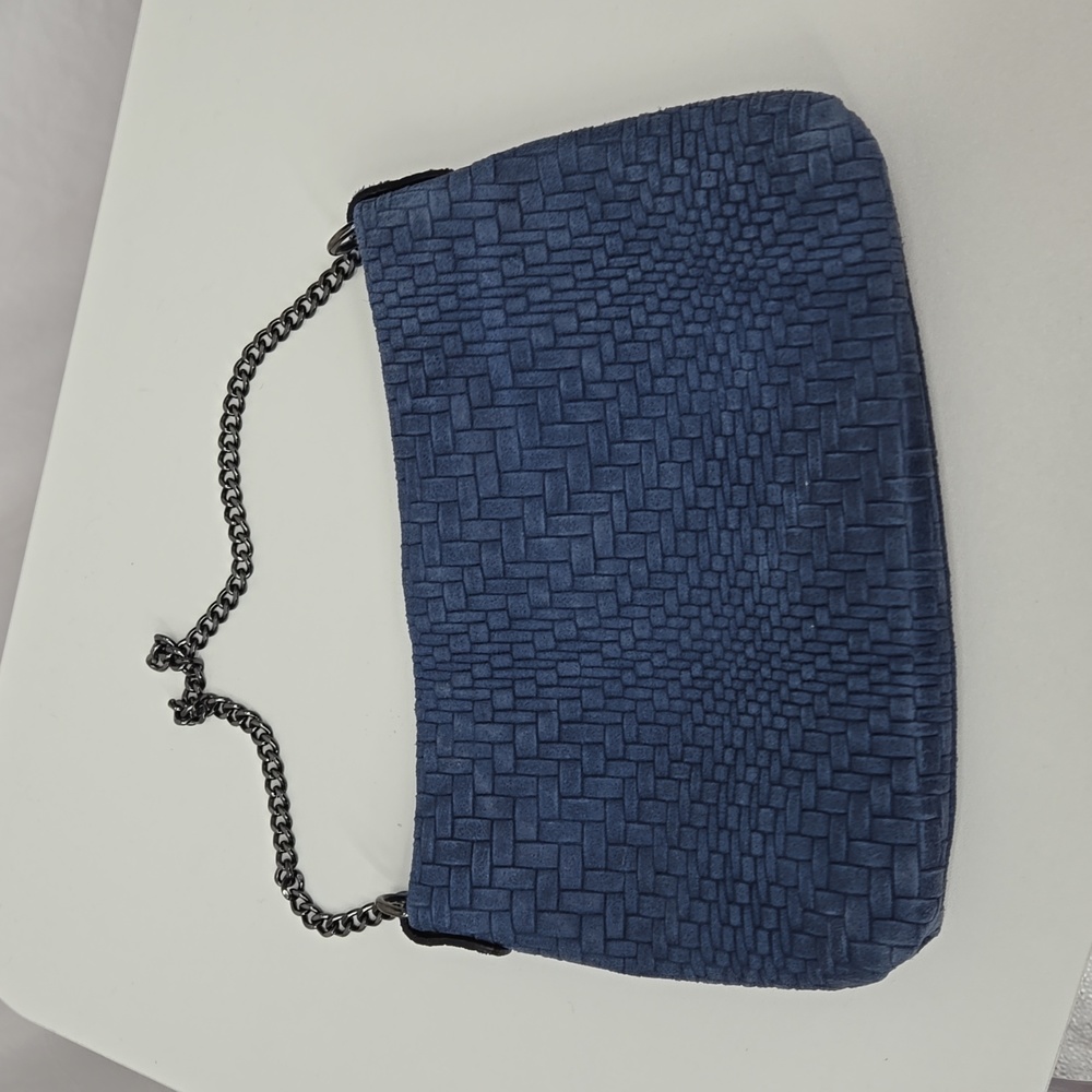 Mia Tomazzi Sleek Bag Chic weave Pattern Lasting Leather Design Pewter Chain
